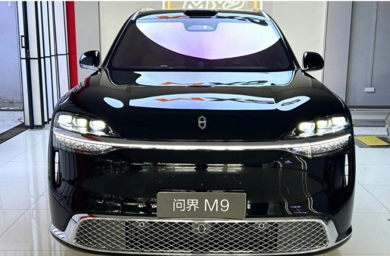 问界车型贴窗膜需关注信号与透光合规