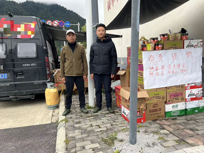 ▲姜晓东（左）和李涛。受访者供图