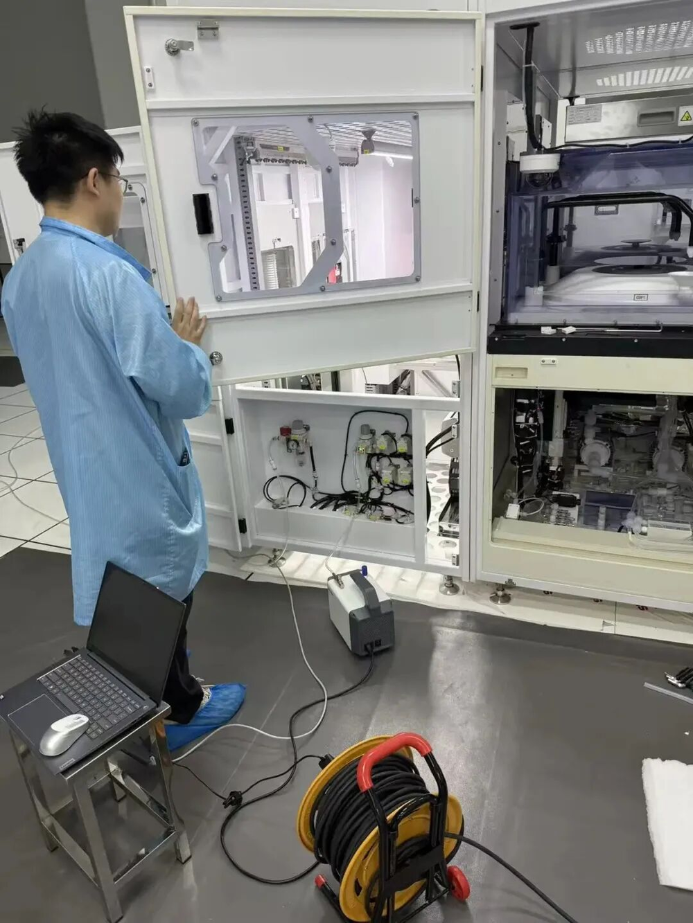 上位机工程师工作现场（赵一衍供图）