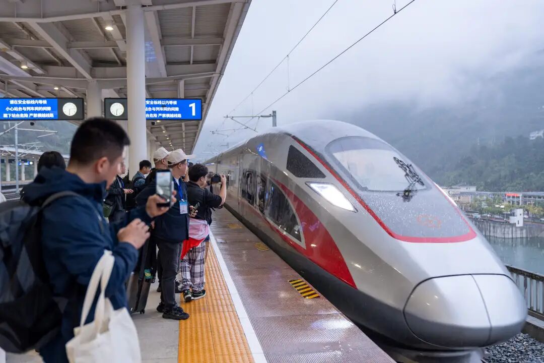 今天通车！从武汉出发，提前1小时直达