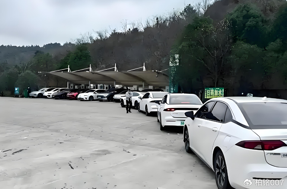 国庆节跑一趟长途，没人说电车替代油车了，3年老车主吐槽不断